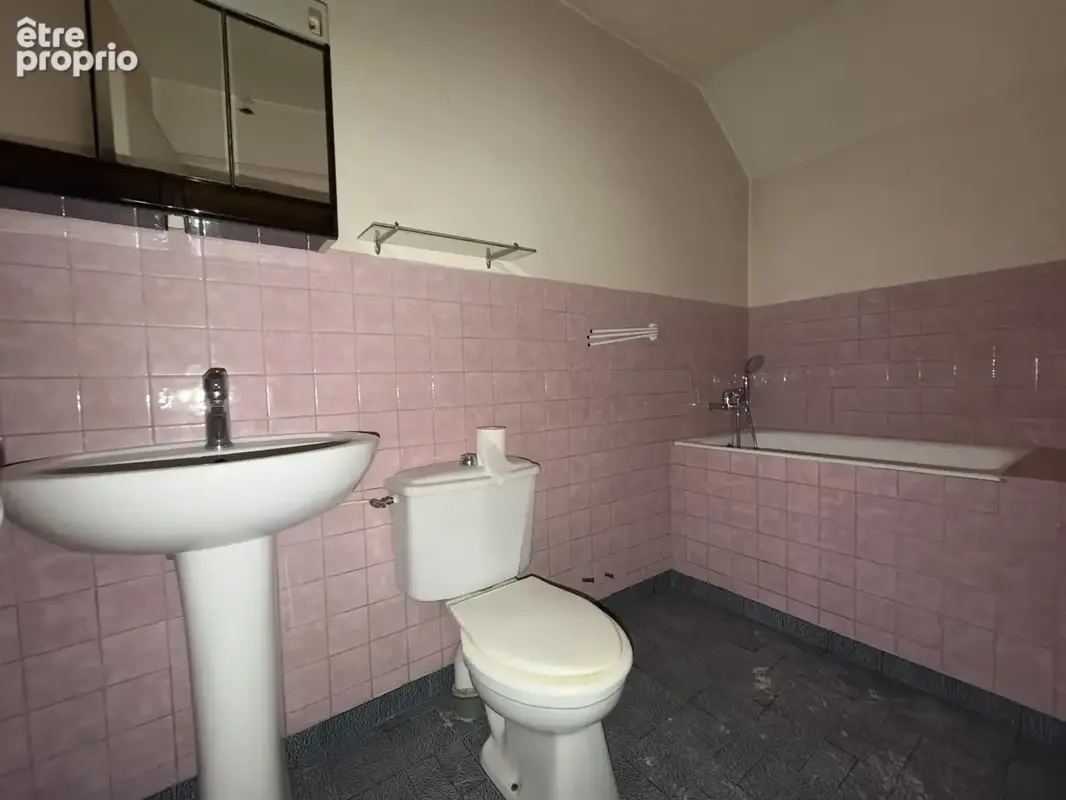 Appartement 4 pièces 86 m² à vendre à Beaujeu (69430) - photo 4