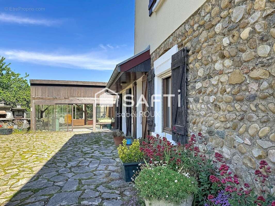 Maison 158 m² à Doissin  - photo 3