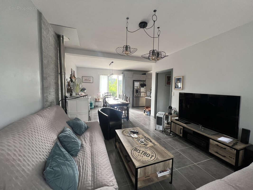 Maison à CHATEAU-L&#039;EVEQUE