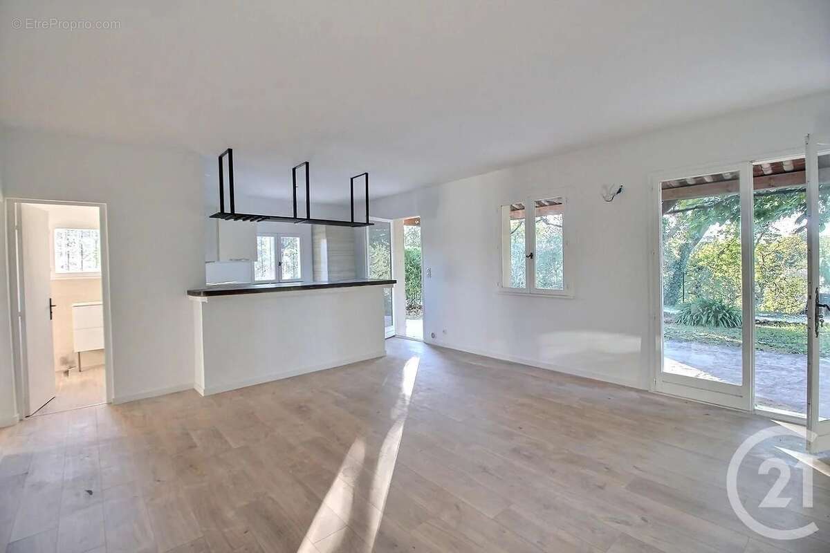 Appartement à VALBONNE