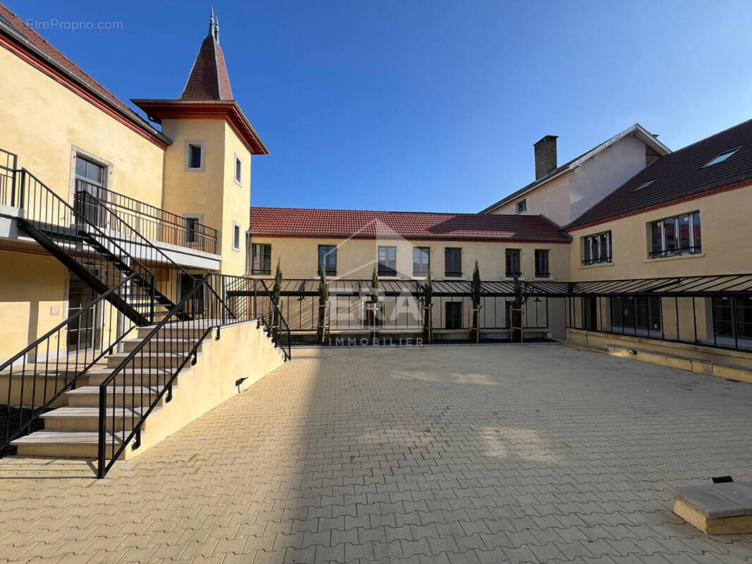 Appartement à BYANS-SUR-DOUBS