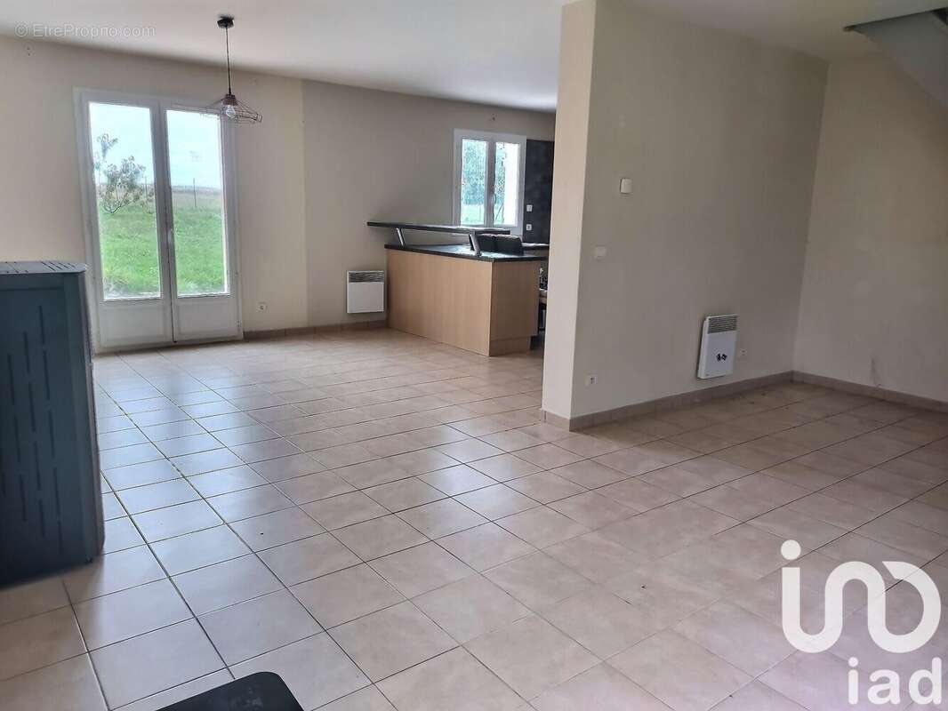 Photo 2 - Maison à LANDELLES