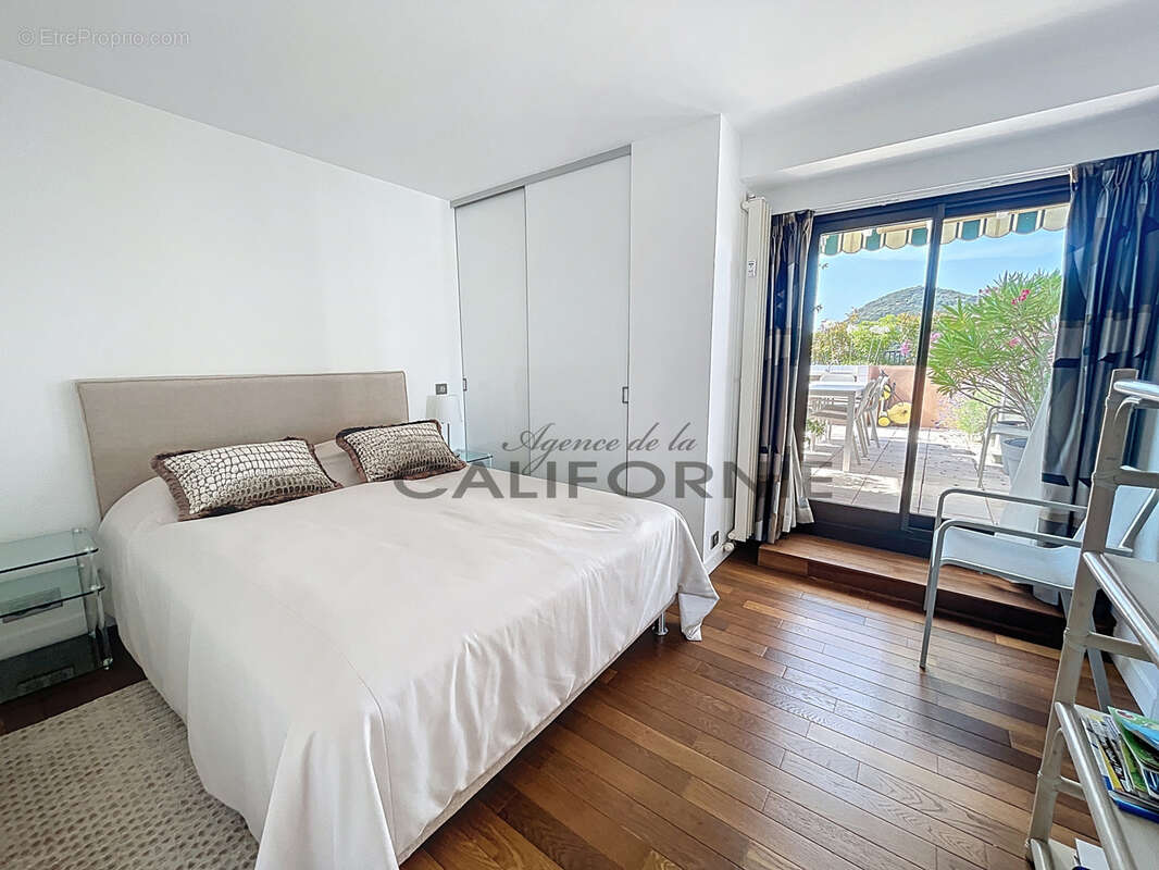 Appartement à MANDELIEU-LA-NAPOULE