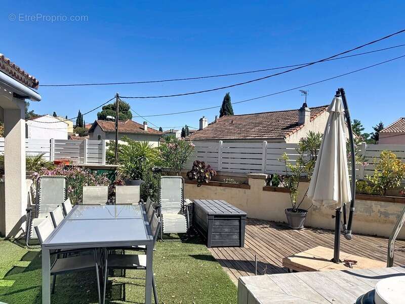 Montolivet – Maison surélevée sur garage, terrasse Sud, 3 chambres et DPE B - photo 3
