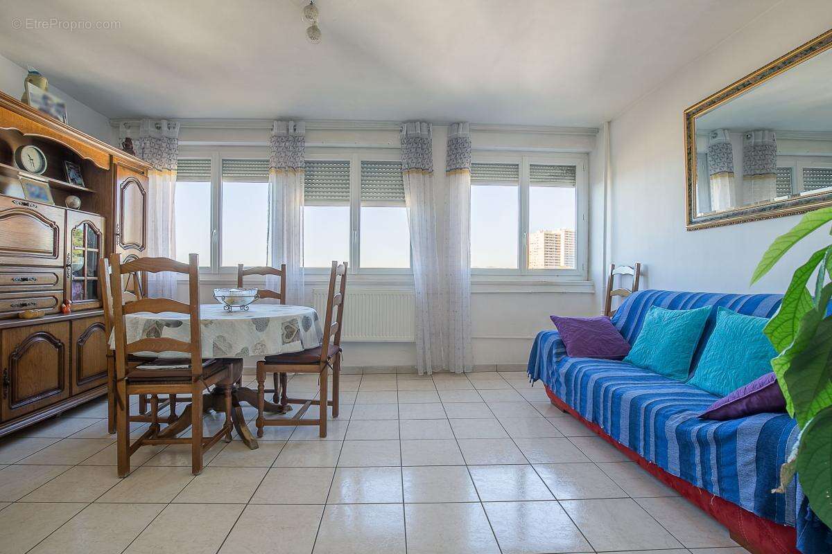 Appartement à MARSEILLE-15E