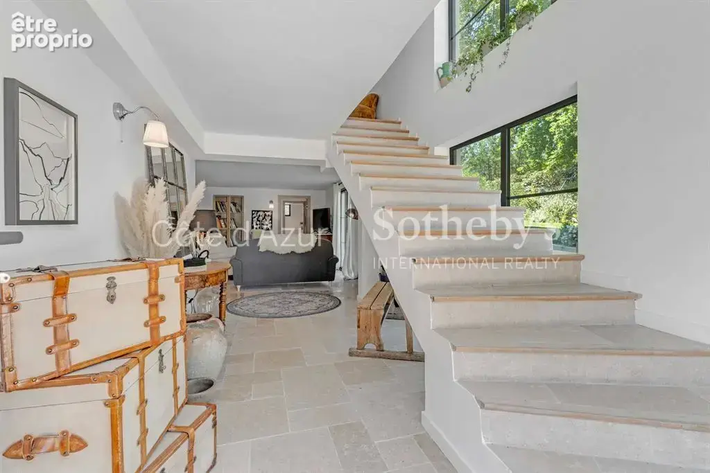 Golfe de Saint Tropez, villa rénovée de 300 m² avec six suites et piscine proche Port Grimaud - photo 12