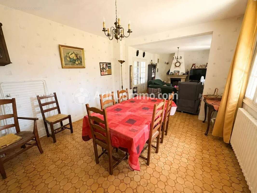 Ensemble immobilier avec maison, grange et plus de 7 000 m² de terrain – Neuvic - photo 10