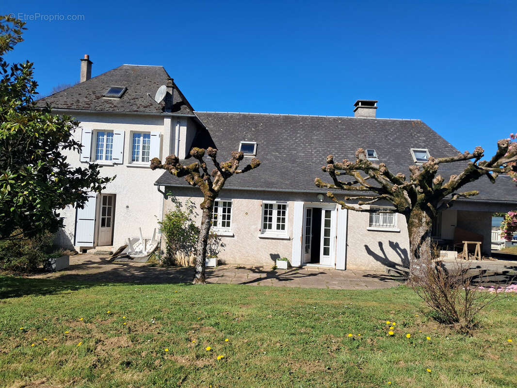 Maison à ARNAC-POMPADOUR