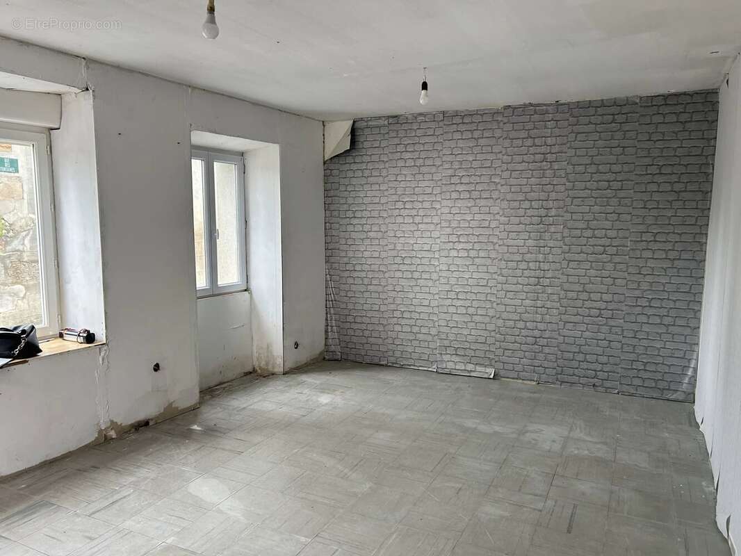 Maison de village avec 3 chambres - photo 4