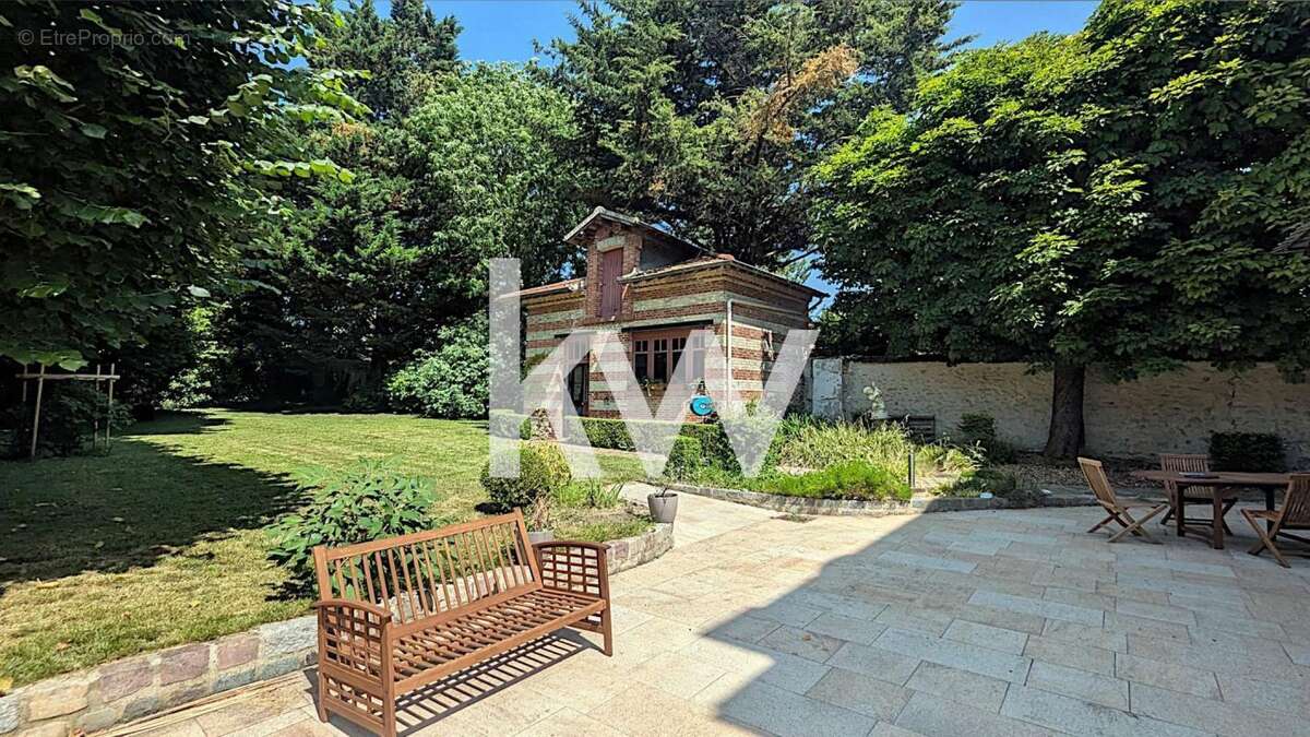 Maison à DEUIL-LA-BARRE