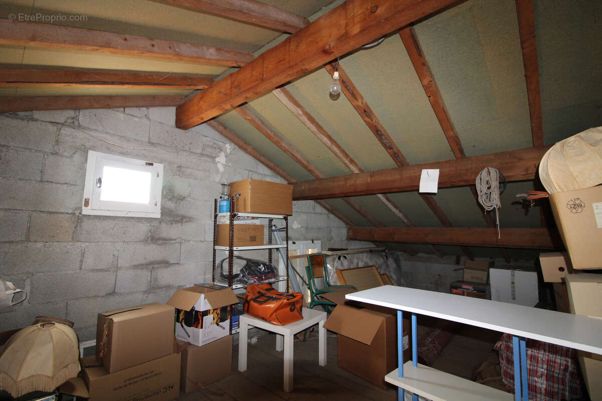 Maison à SAINT-JULIEN-DE-CASSAGNAS