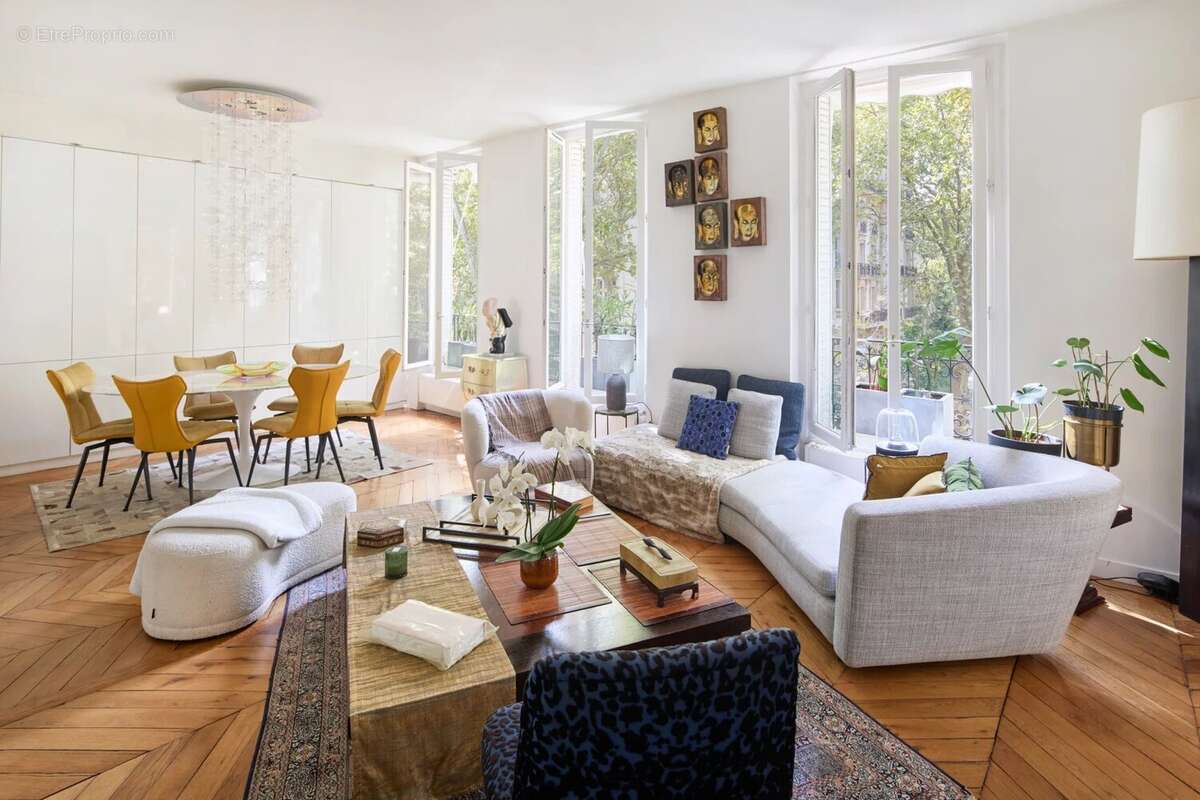 Appartement à PARIS-7E