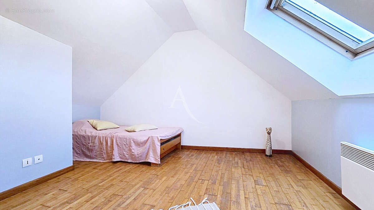 Maison à JOUY-LE-CHATEL