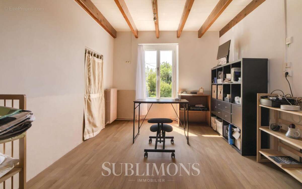 Maison avec dépendance habitable et Hangar - photo 10