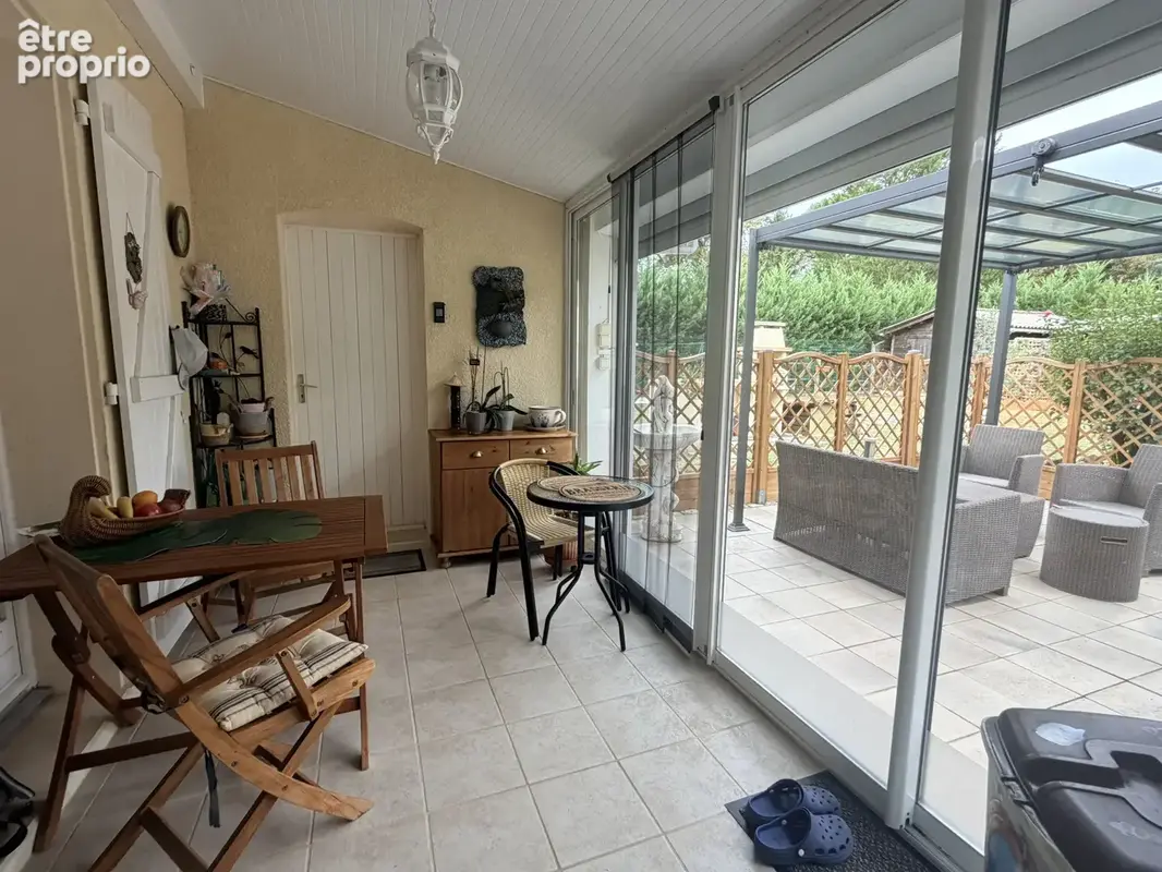 Maison familiale 121 m2 avec piscine, terrain clôturé et beaux espaces de vie - photo 16