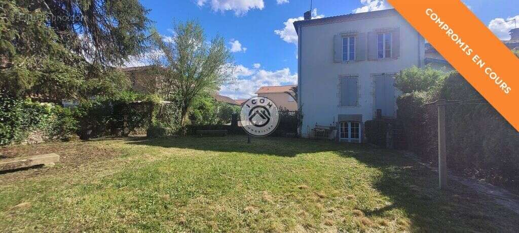 Maison à CAMPAGNE