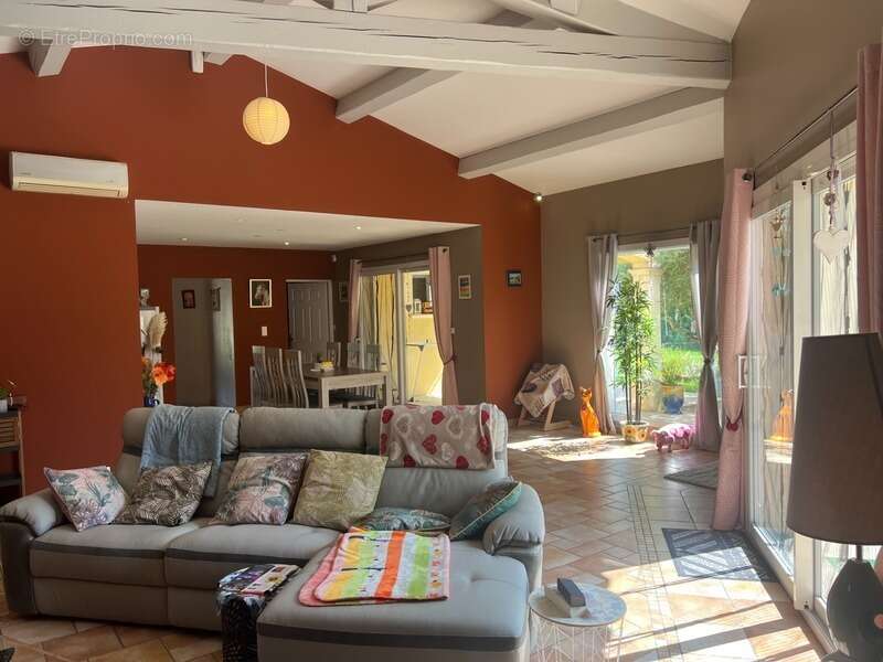 Maison à SAINT-MARTIN-DE-VALGALGUES