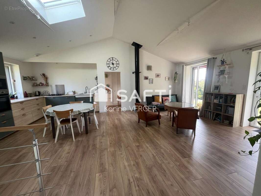 Photo 4 - Maison à SAINT-GEORGES-DE-MONTAIGU