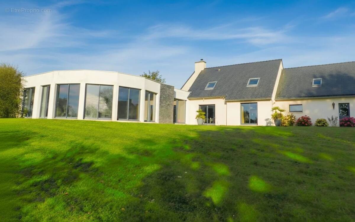 Maison à CARHAIX-PLOUGUER