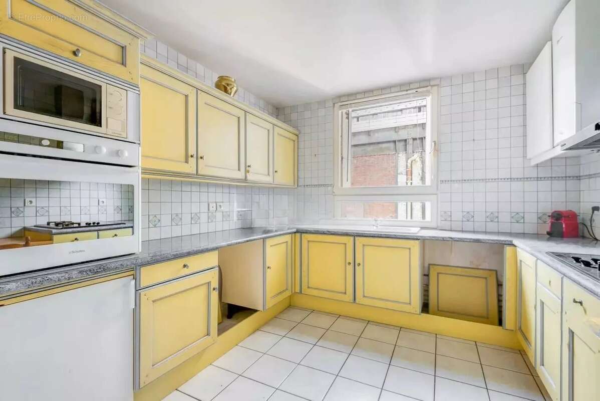 Appartement à PARIS-8E