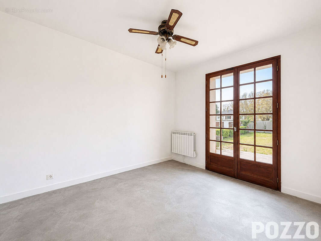 A vendre : Maison de 102m² à rénover à Bréville-sur-Mer (50290) - photo 7