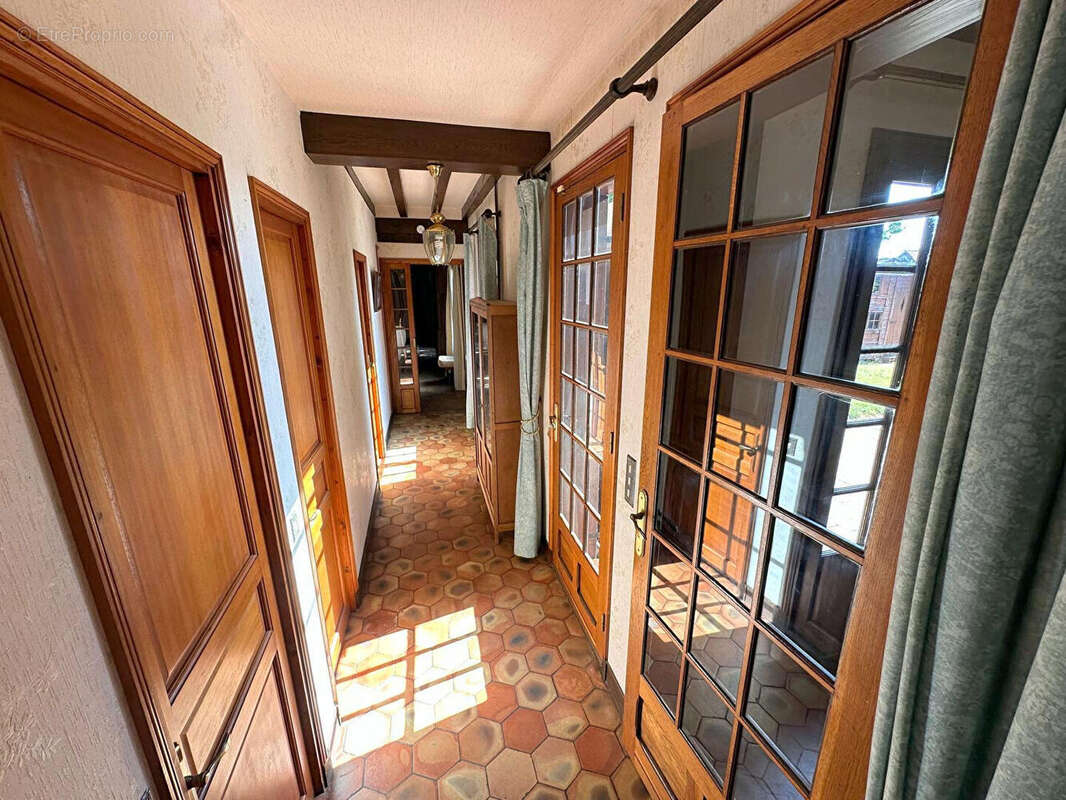 Longère Saint Aubin En Bray 7 pièce(s) 185 m2 / Garages / Atelier - photo 6