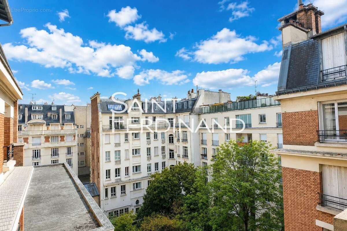 Appartement à NEUILLY-SUR-SEINE