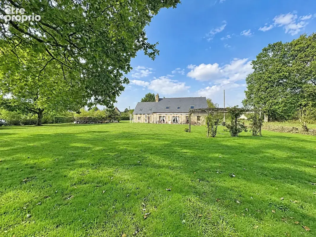 Maison en pierre rénovée avec piscine chauffée sur 3 200 m² de terrain à Val Couesnon - photo 27