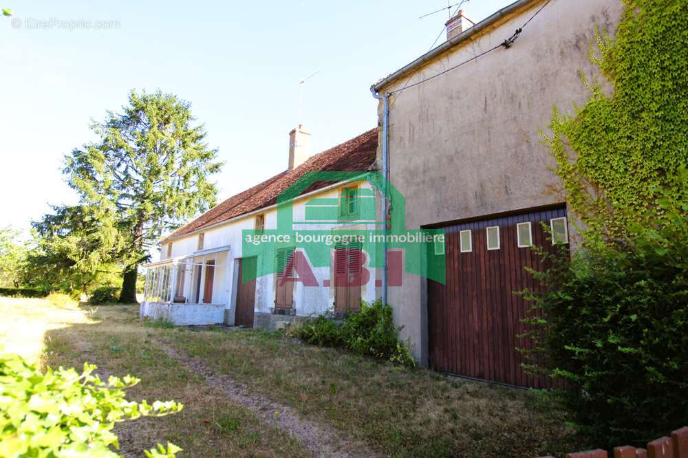 58, secteur Moraches - Ancien corps de ferme indépendant sur 3200m2 de terrain. - photo 3
