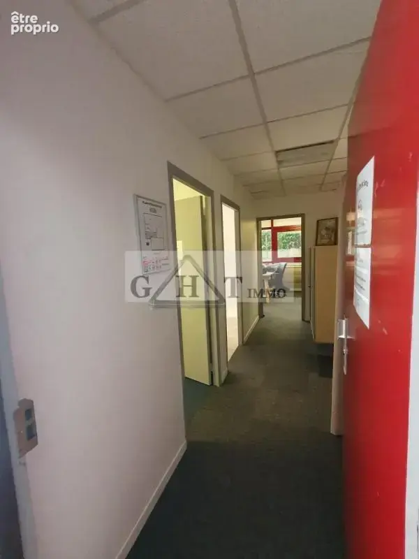 Bureaux à vendre 70 m² à PONTOISE - photo 4