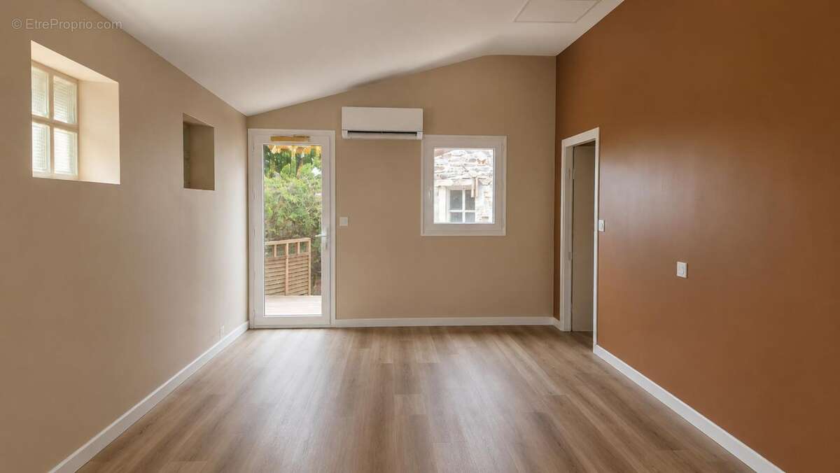 Maison 114 m² à Carhaix-Plouguer  - photo 2