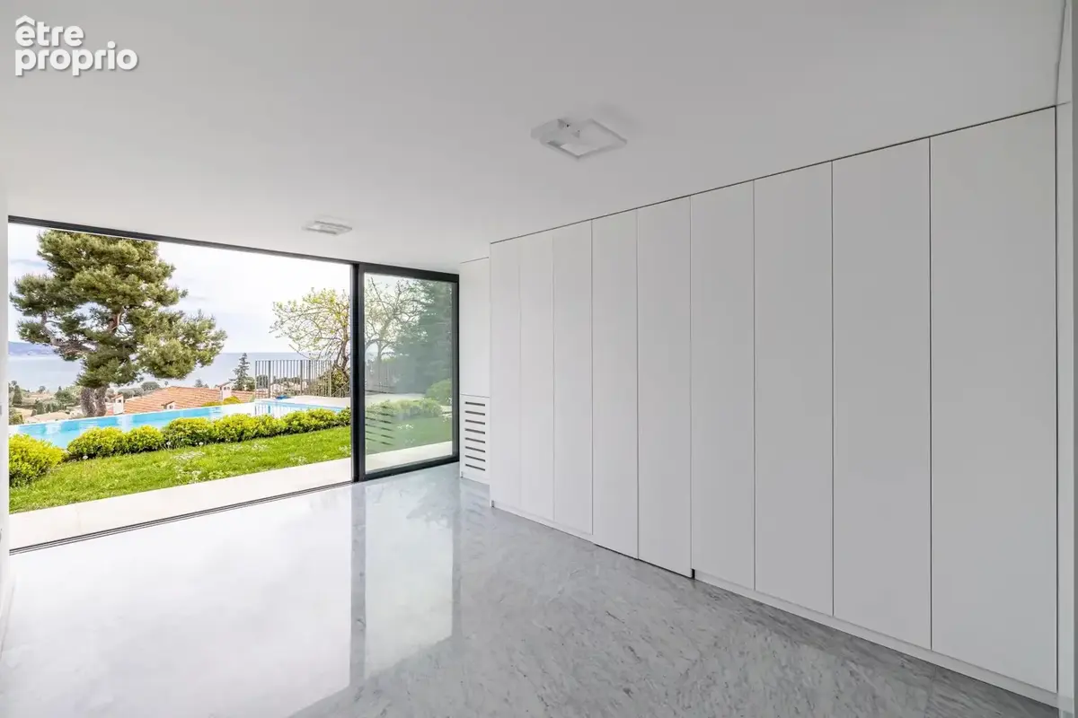Roquebrune-Cap-Martin - Exceptionnelle villa 350m² 4 chambres, piscine, vue mer panoramique - photo 11