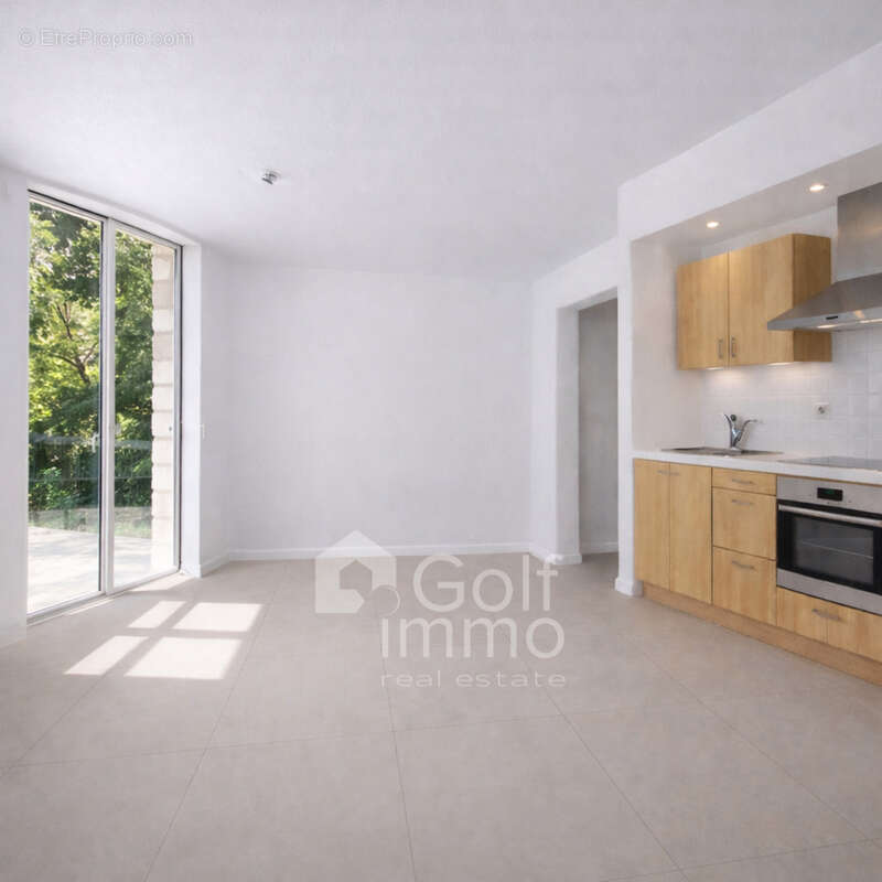 Appartement à MOUANS-SARTOUX