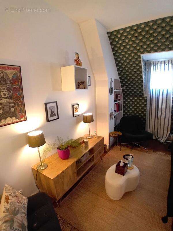 Appartement Haussmannien 75 m² traversant,  Balcons, ascenseur, chambre de service au 8 étage - photo 5