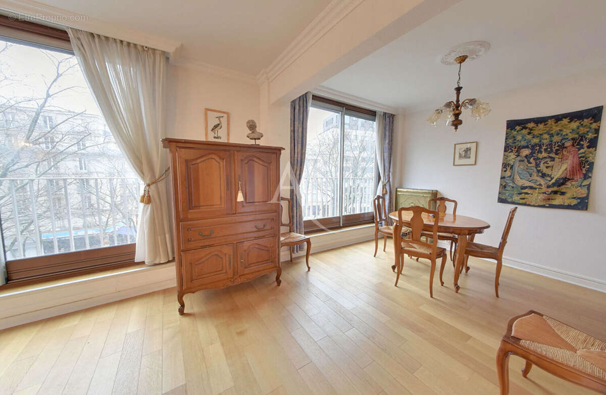 Appartement à PARIS-11E