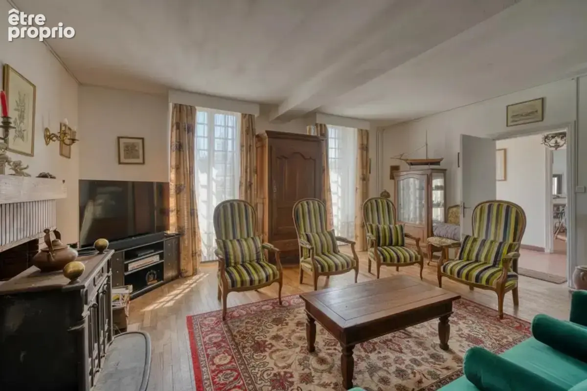 Maison de 8 pièces de 244 m² à Saint-Sever-de-Saintonge - photo 4