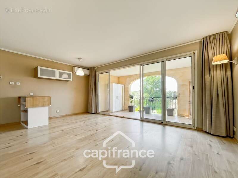 Domaine et golf de Pont Royal appartement  climatisé résidence du  lac de 43 m2 , vue lac , terrasse loggia exposition sud , pla - photo 3