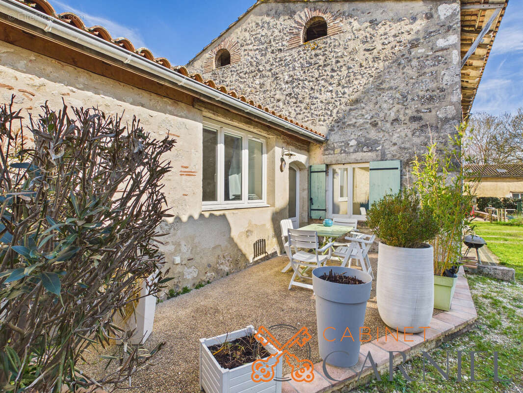 Propriété de charme avec activité de gîtes   Piscine, spa - photo 8
