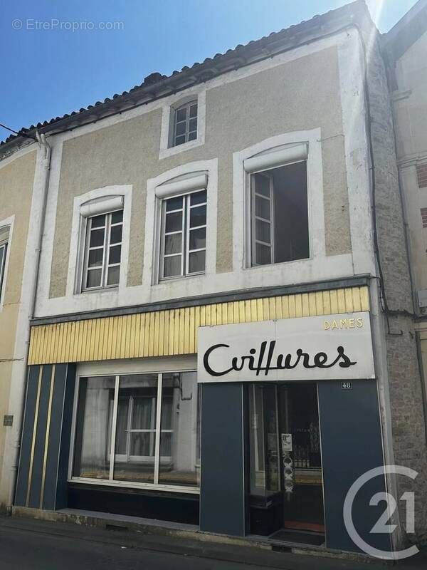 Maison à CHEF-BOUTONNE