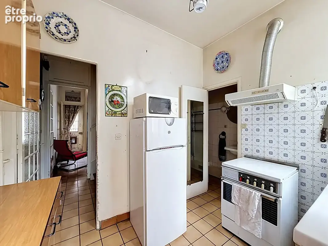 Montreuil, 400 metres du metro croix de chavaux, maison annees 30 avec veranda, sous-sol, jardin, remise et atelier - photo 2