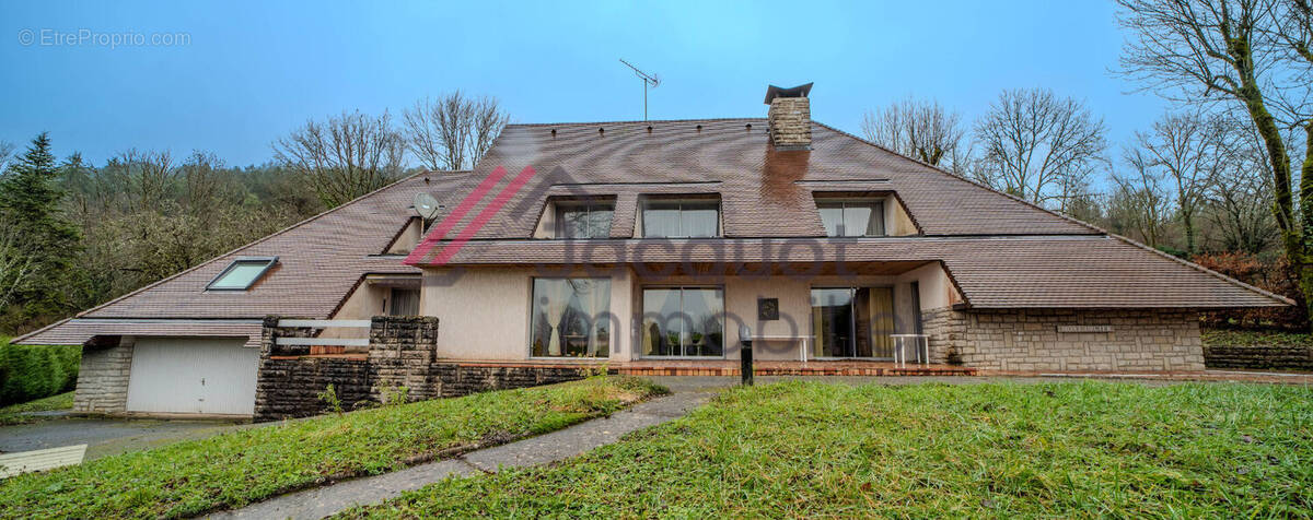 Maison à ORGELET