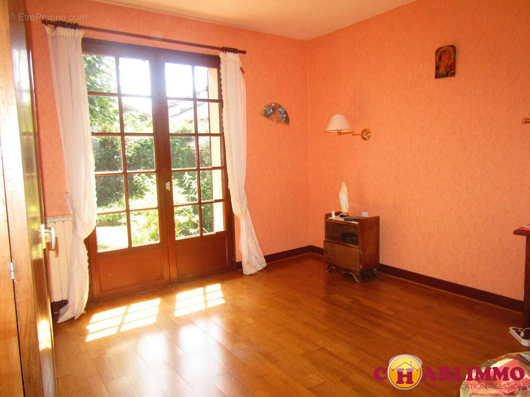 Maison à CHASSENON
