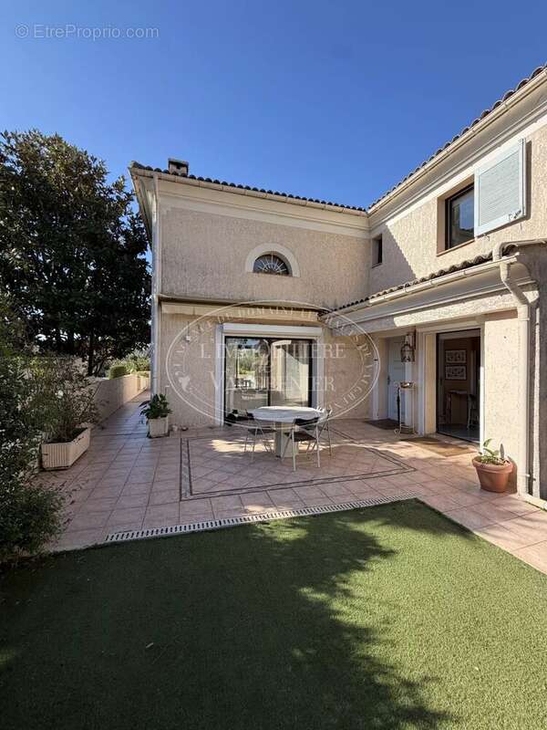 Maison à VILLENEUVE-LOUBET