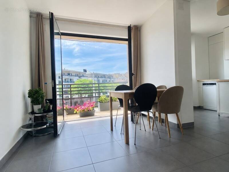 Appartement à NANTERRE