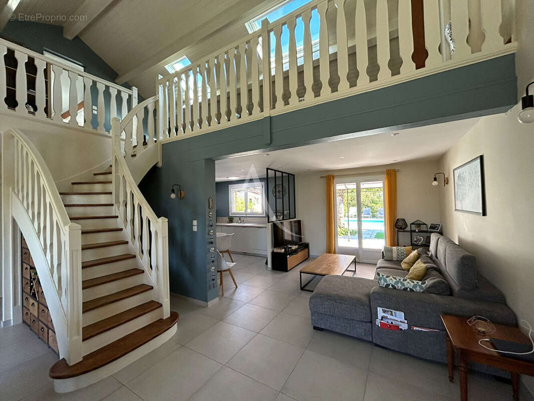 Maison Saint Medard En Jalles 6 pièce(s) 175.74 m2 - photo 2