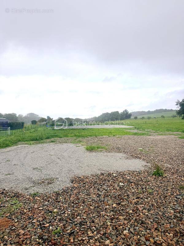 Terrain à VALDIVIENNE