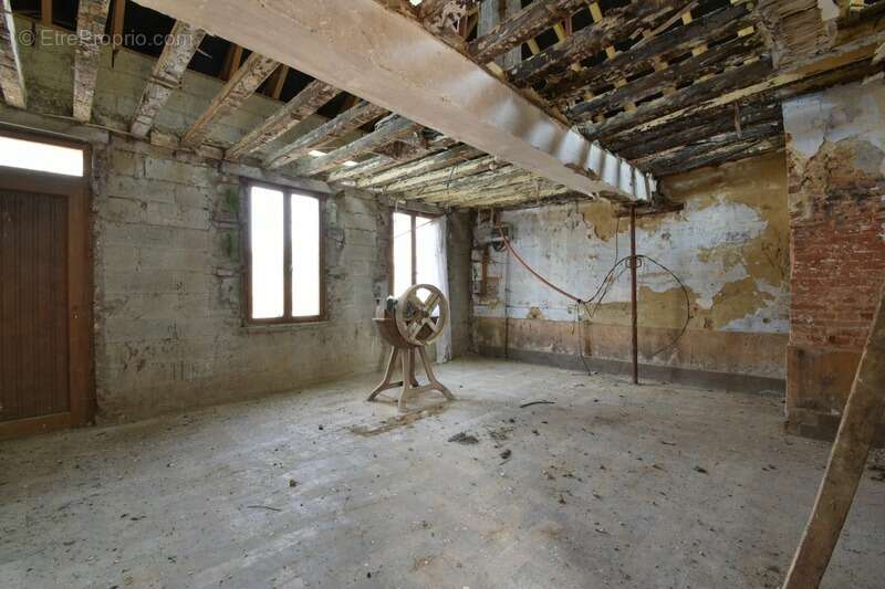 Maison à rénover entièrement avec beau potentiel – Le Sart - photo 2
