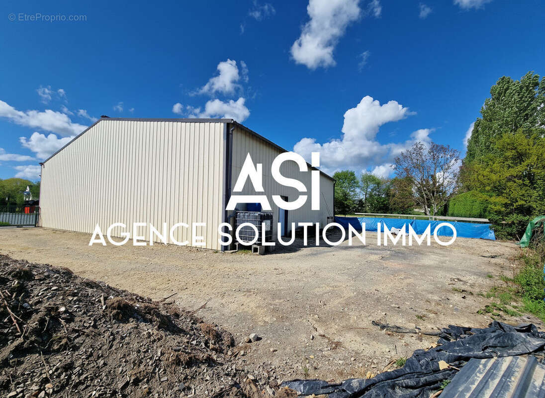 Commerce à COSSE-LE-VIVIEN