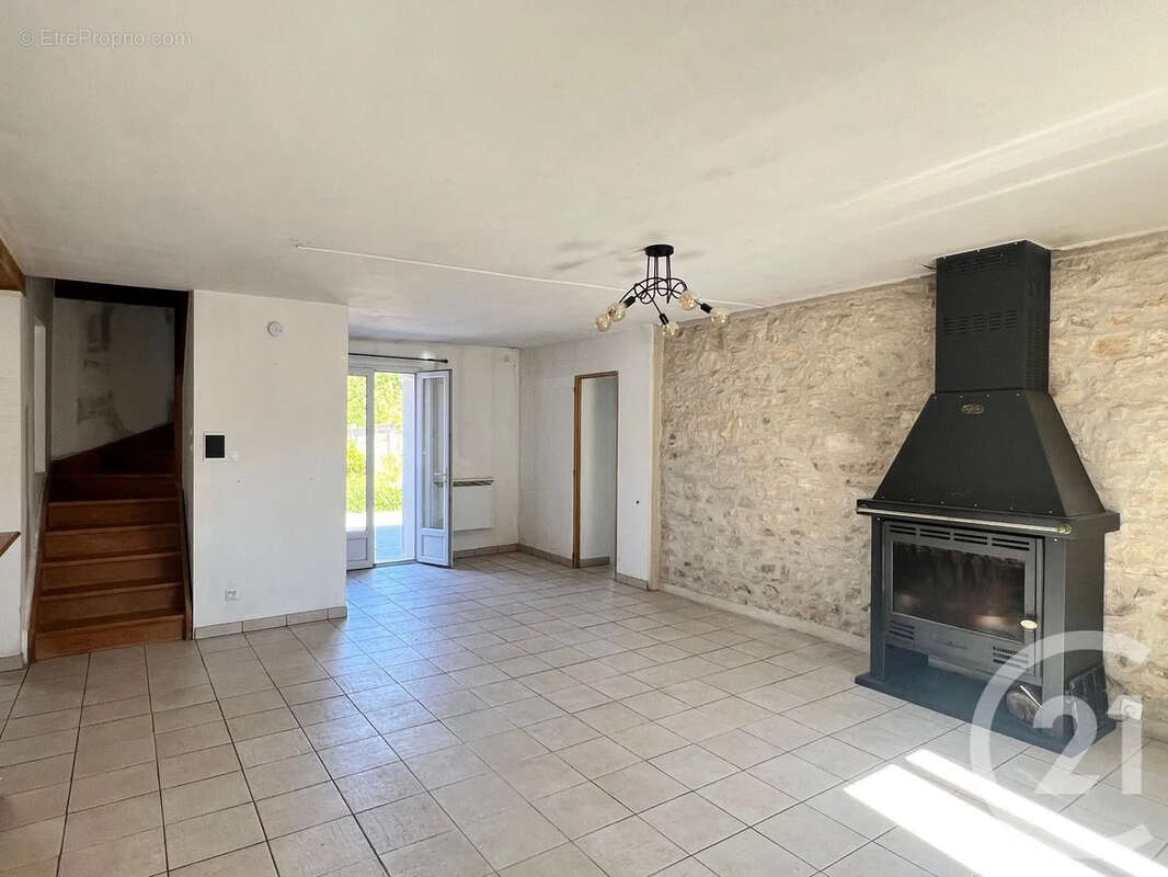 Maison 114 m² à Garennes-Sur-Eure  - photo 2