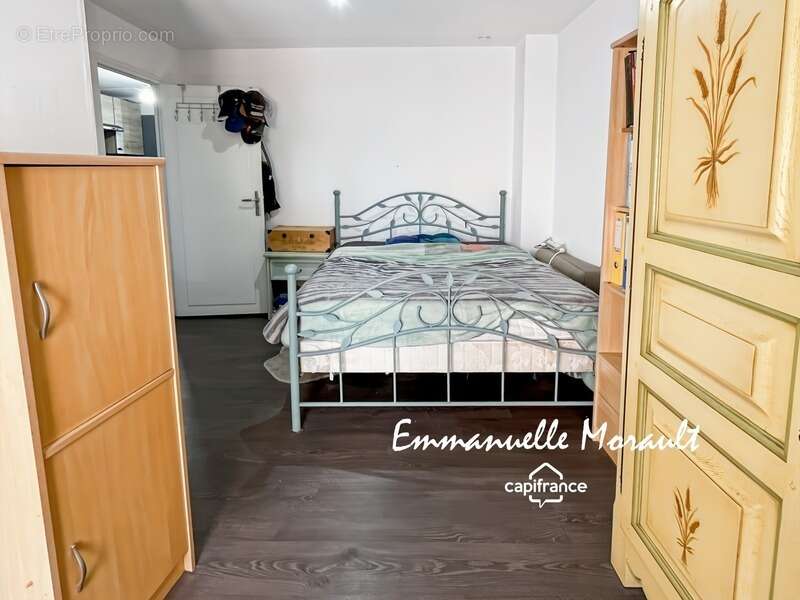Appartement à BAGNOLS-EN-FORET